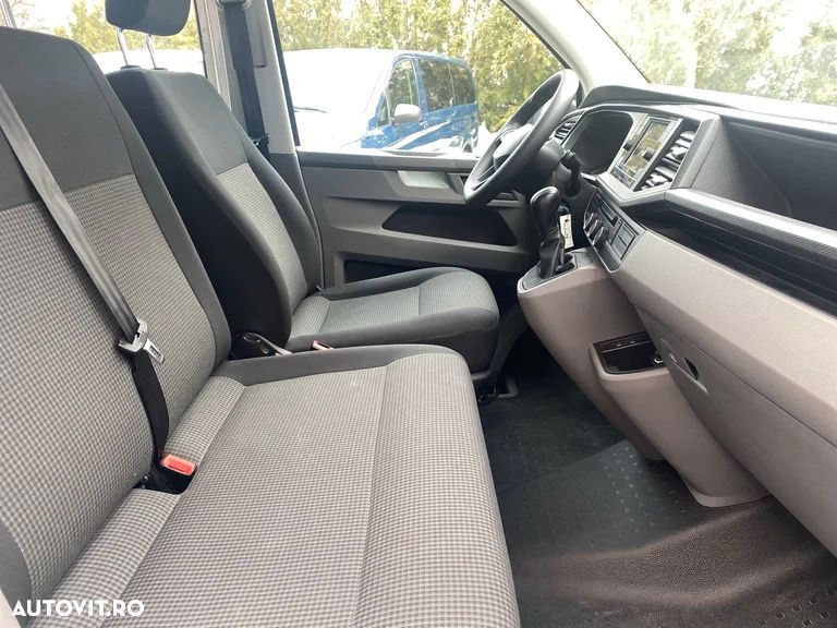 Volkswagen Multivan - 11