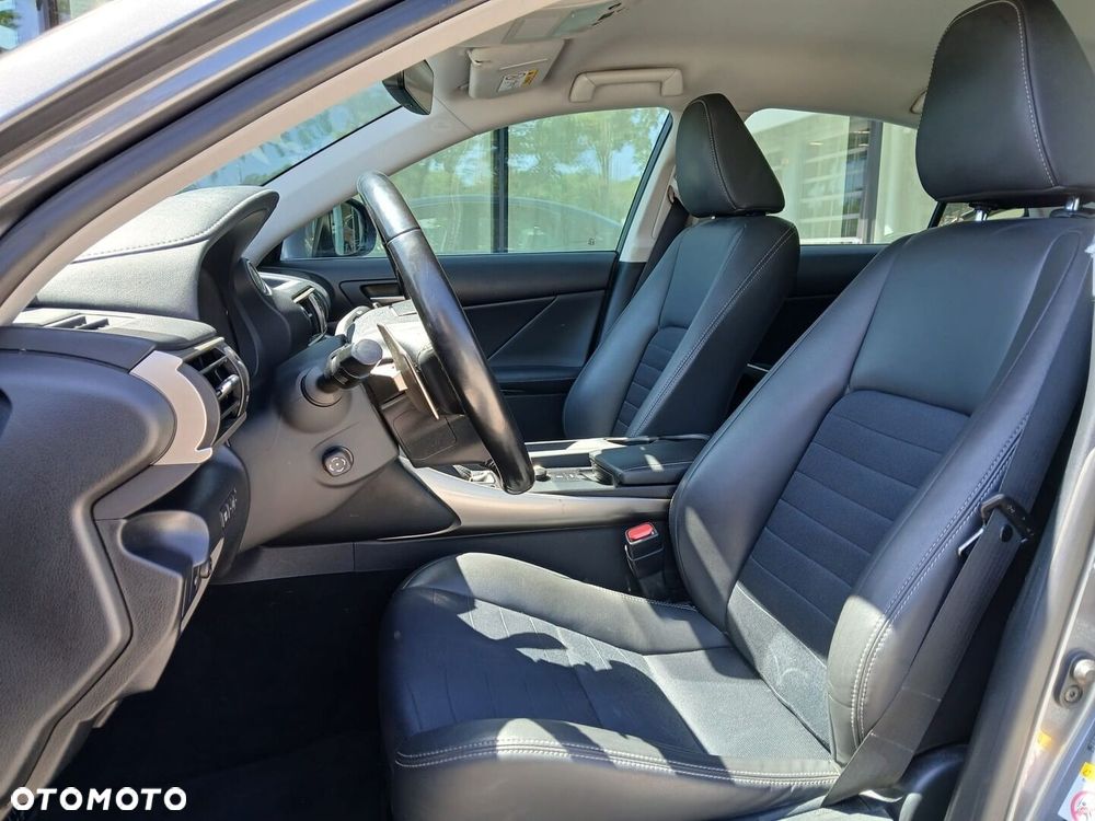 Lexus IS 200t Elegance - 6
