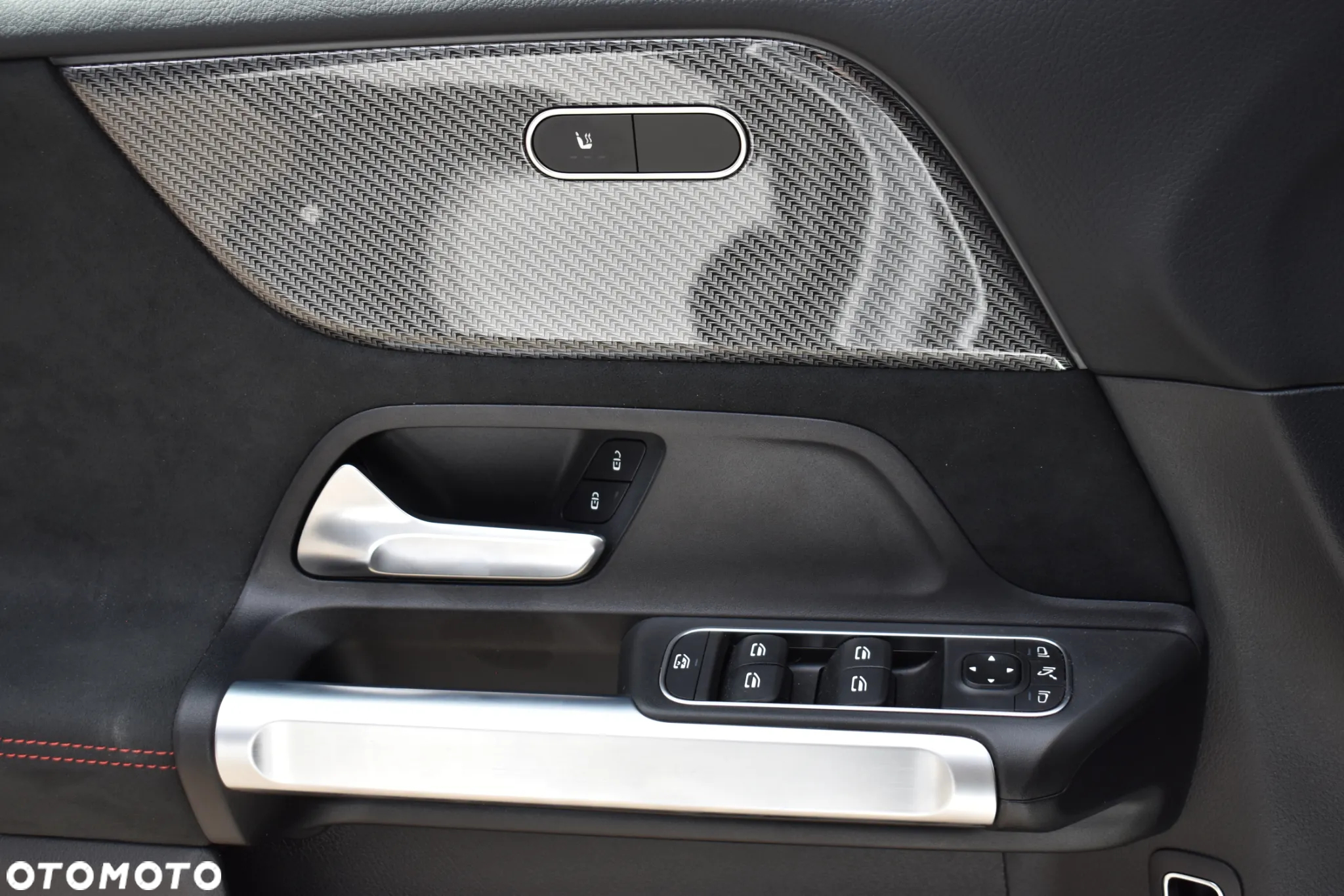 Mercedes-Benz GLB 200 4-Matic AMG Line 8G-DCT - 14