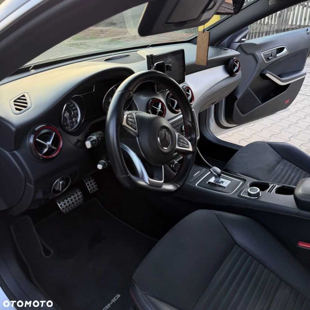 Mercedes-Benz CLA 45 AMG 4Matic 7G-DCT - 5