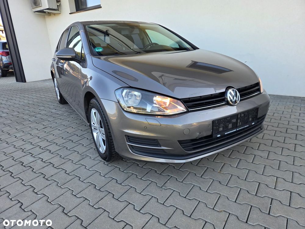 Volkswagen Golf - 1