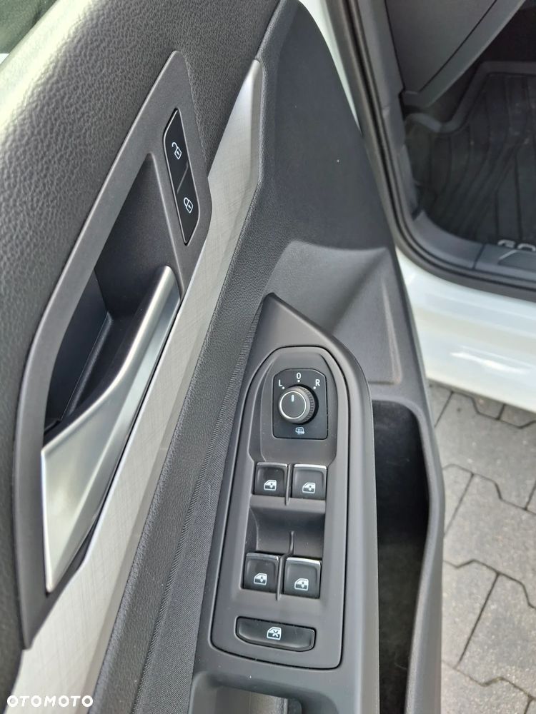 Volkswagen Golf 2.0 TDI Life - 16