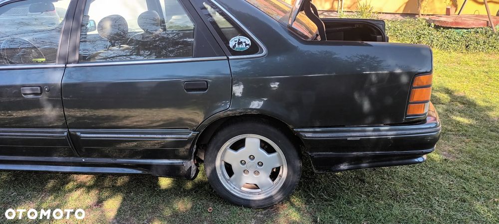 Ford Scorpio 2.9-24 Ghia - 12