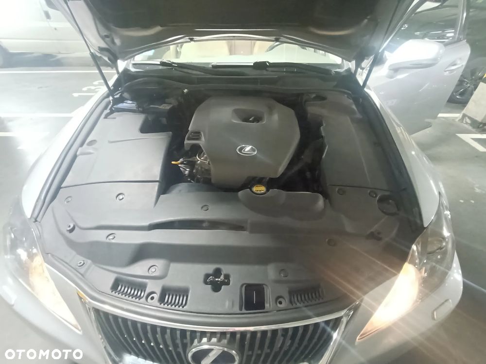 Lexus IS 220 D Prestige - 16