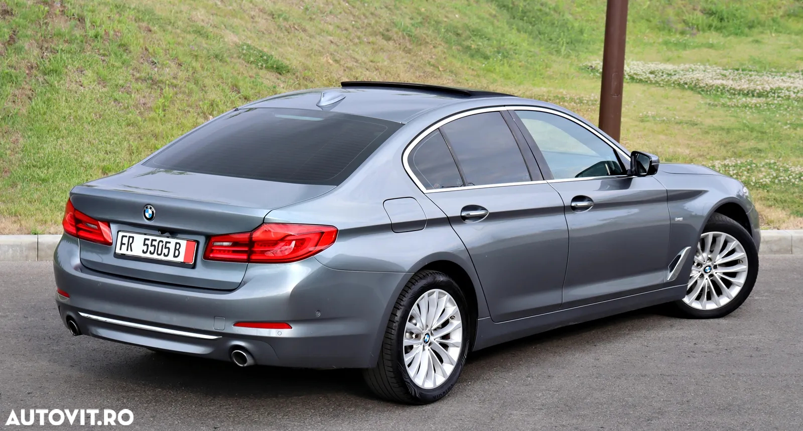 BMW Seria 5 530i AT - 12