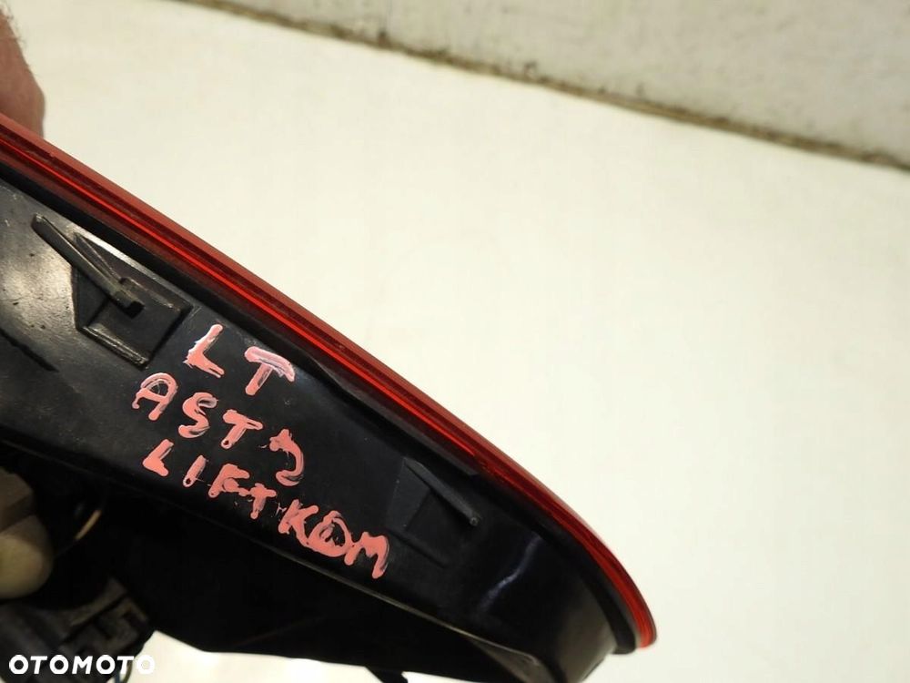 LAMPA LEWY TYŁ OPEL ASTRA J KOMBI LIFT 13314052 - 2