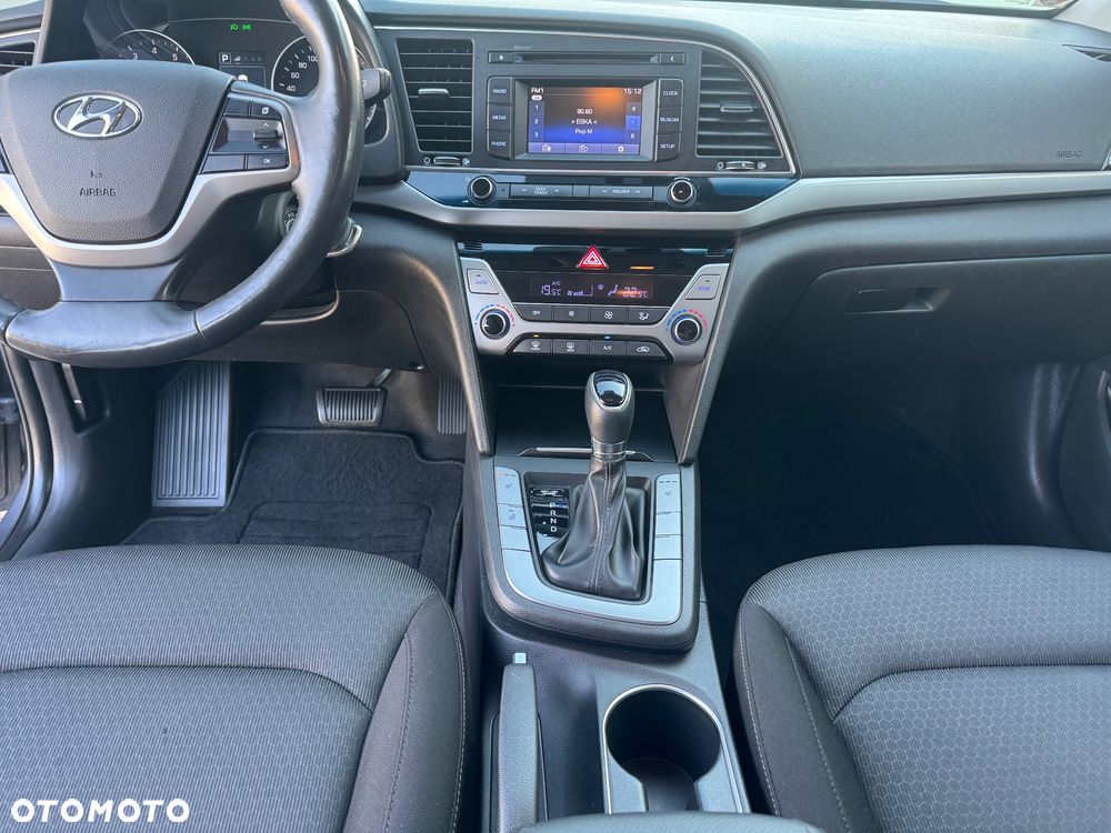 Hyundai Elantra 1.6 Premium - 15
