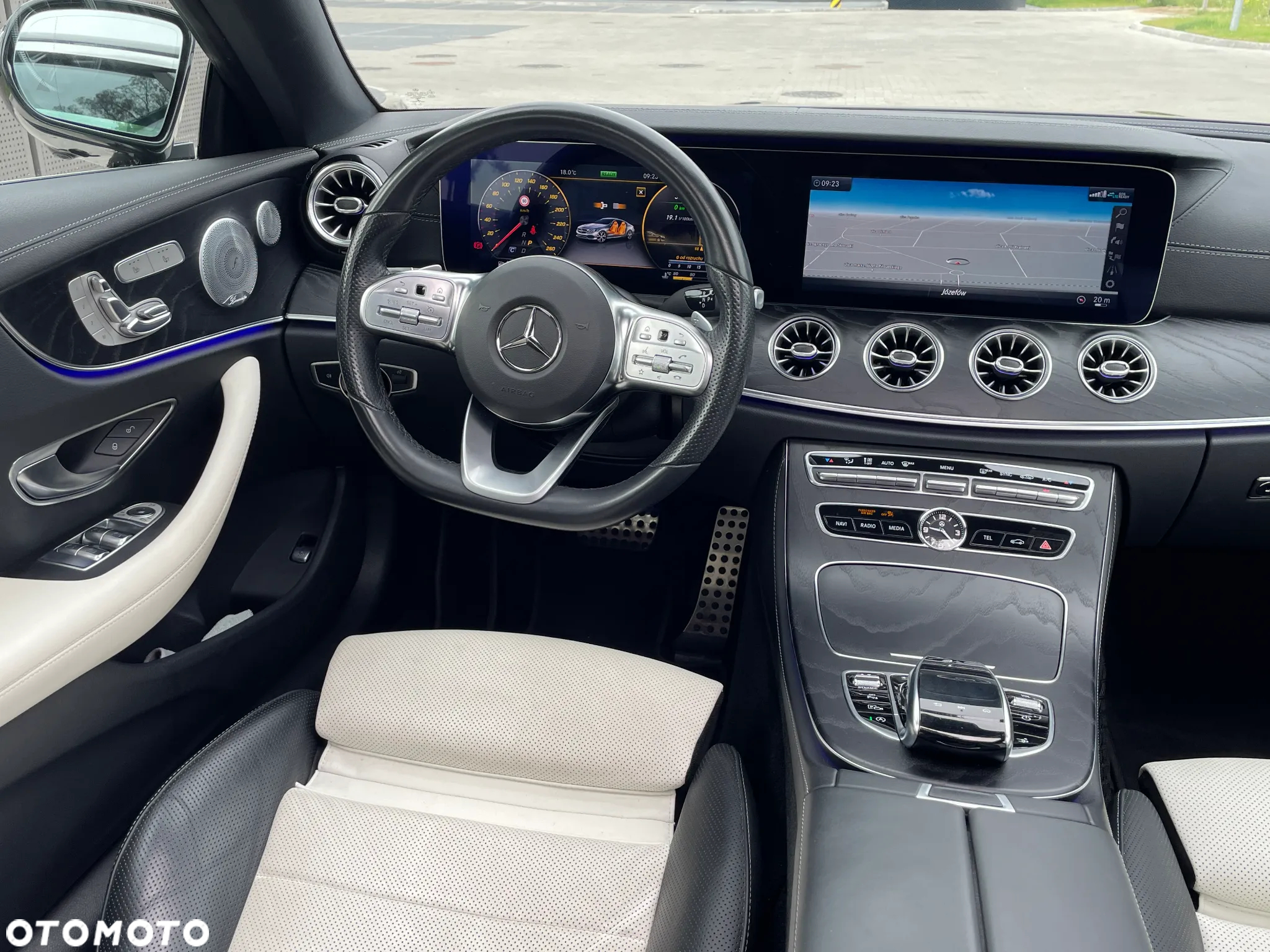 Mercedes-Benz Klasa E 300 Coupe 9G-TRONIC - 12