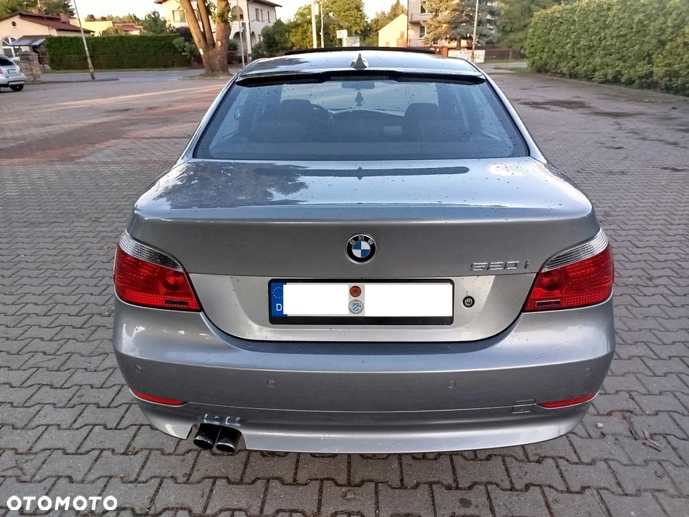 BMW Seria 5 520i - 13