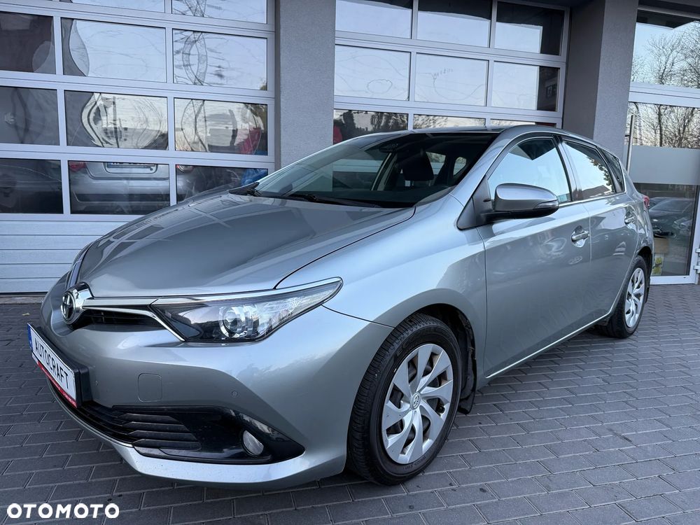 Toyota Auris 1.6 Premium - 24