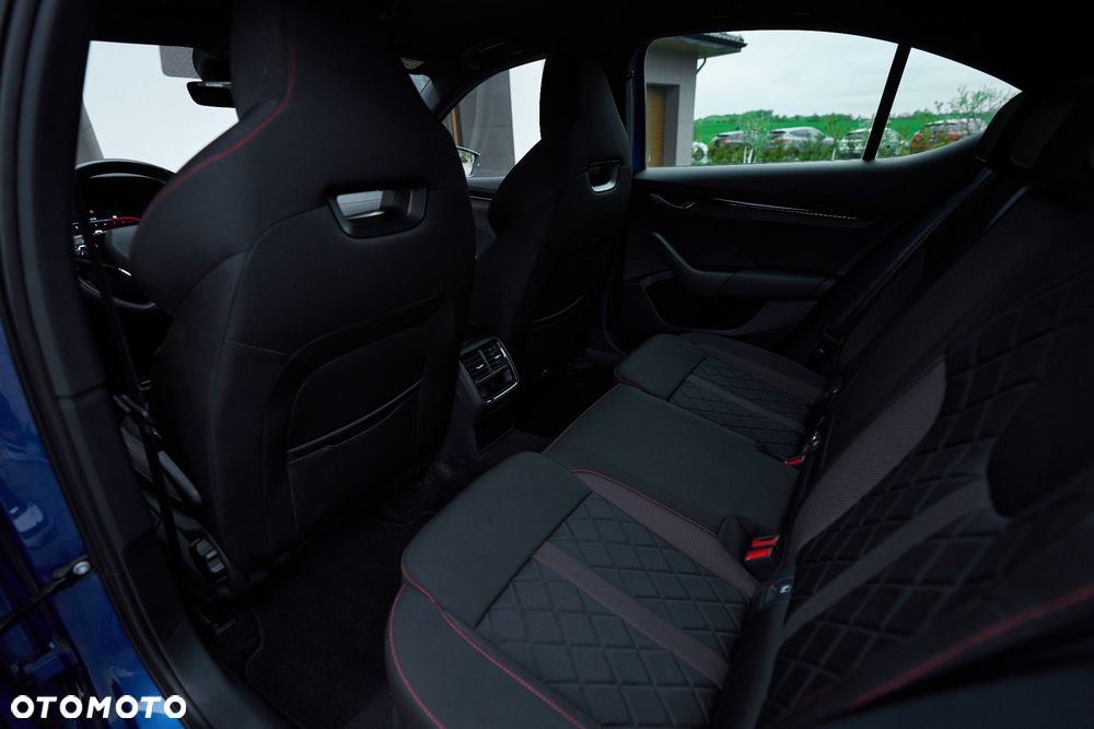Skoda Octavia 2.0 TDI DSG RS - 26