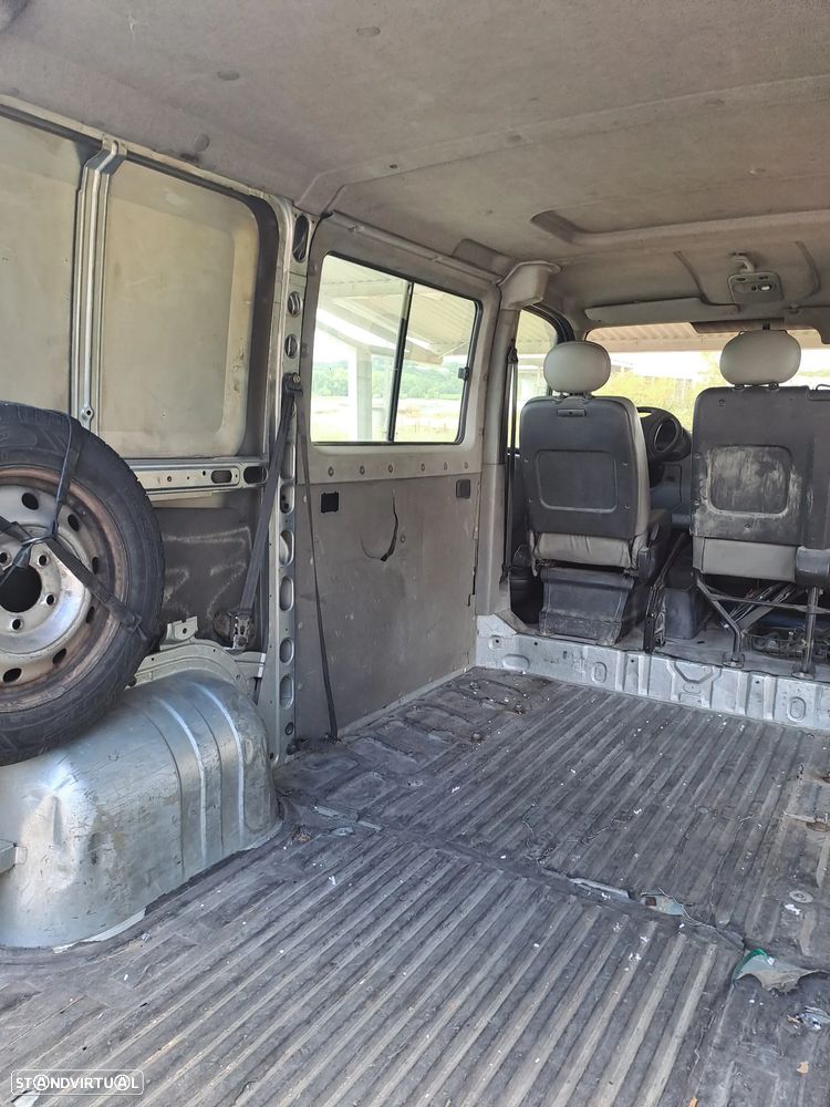 Nissan Interstar - 10