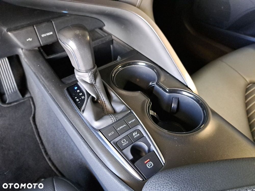 Toyota Camry 2.5 Hybrid Prestige CVT - 29