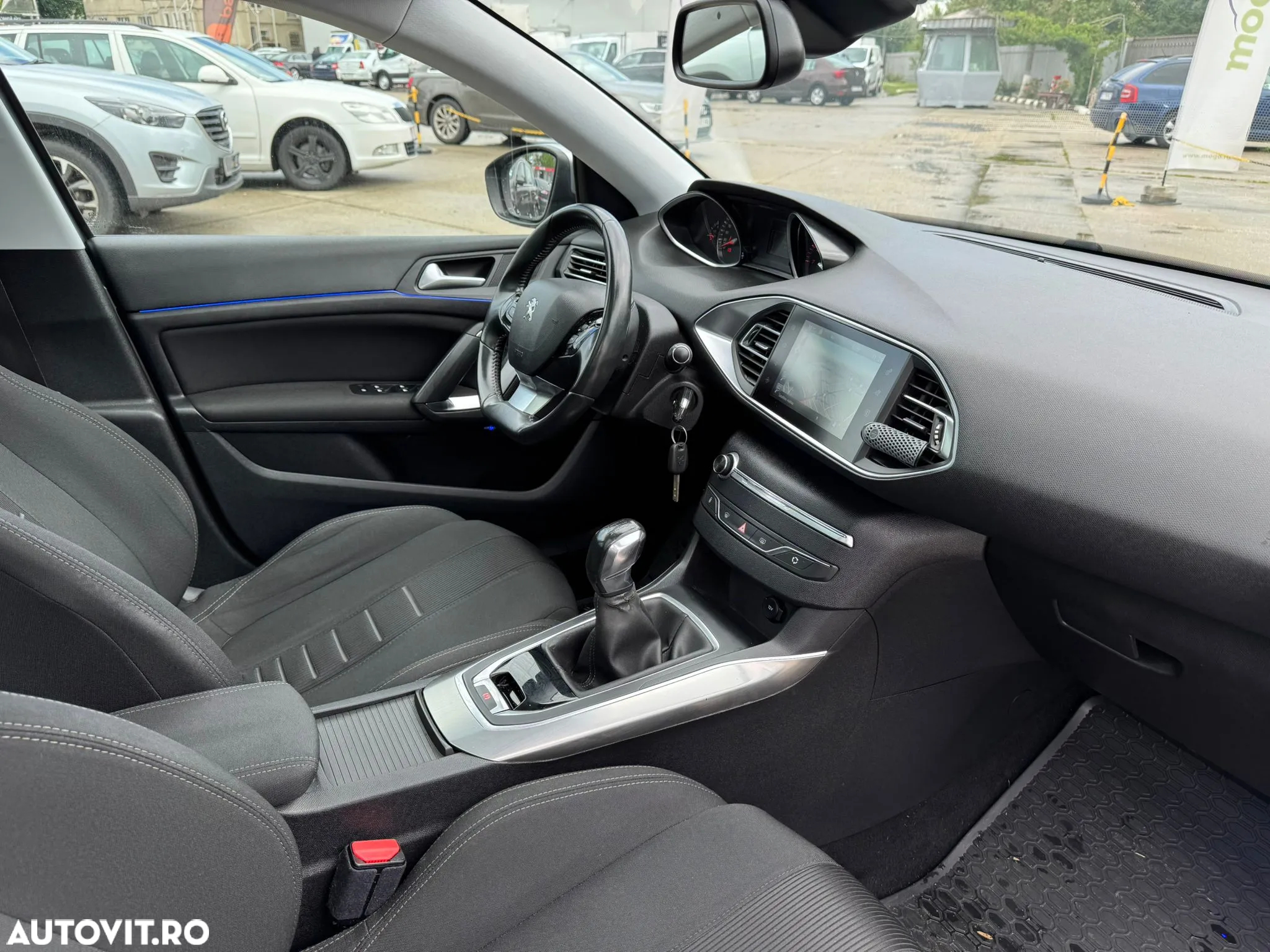 Peugeot 308 1.2 L PureTech Turbo Allure - 7