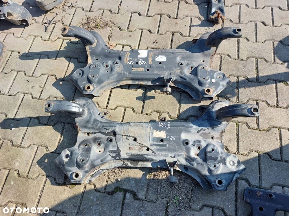 sanki belka zawieszenia przód hyundai i20 ii 2015- - 1