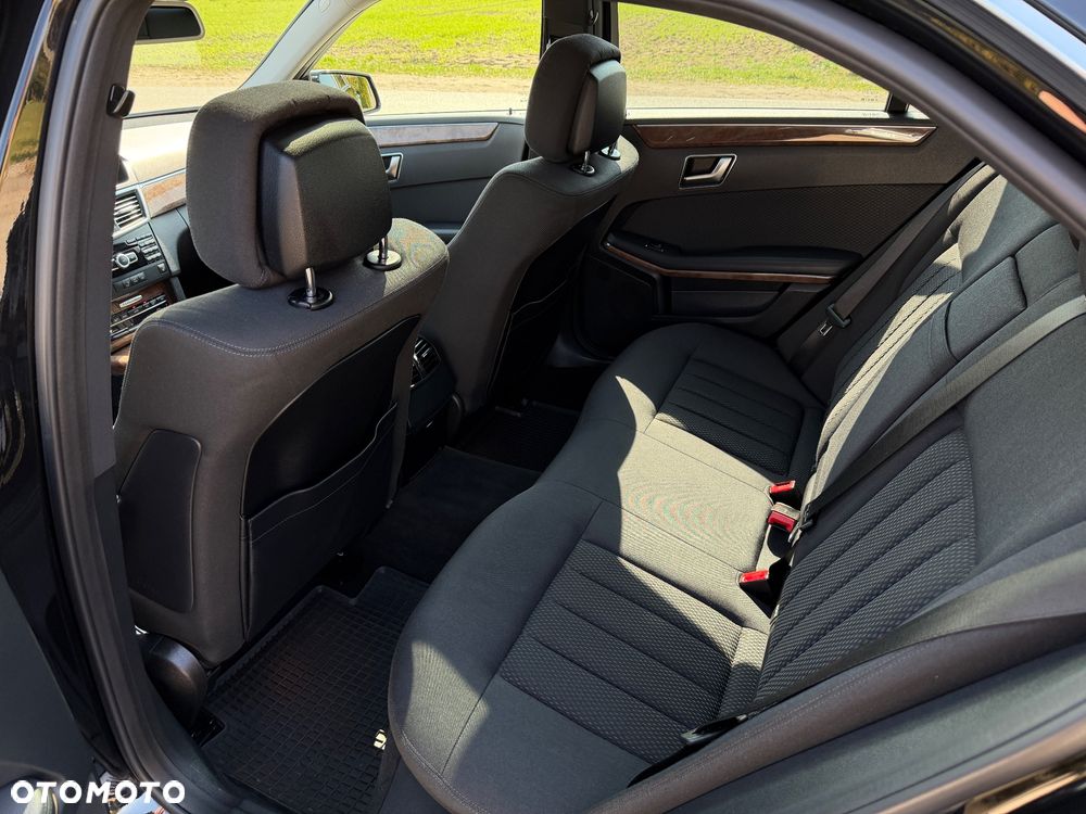 Mercedes-Benz Klasa E 200 CGI BlueEFFICIENCY 7G-TRONIC Elegance - 18