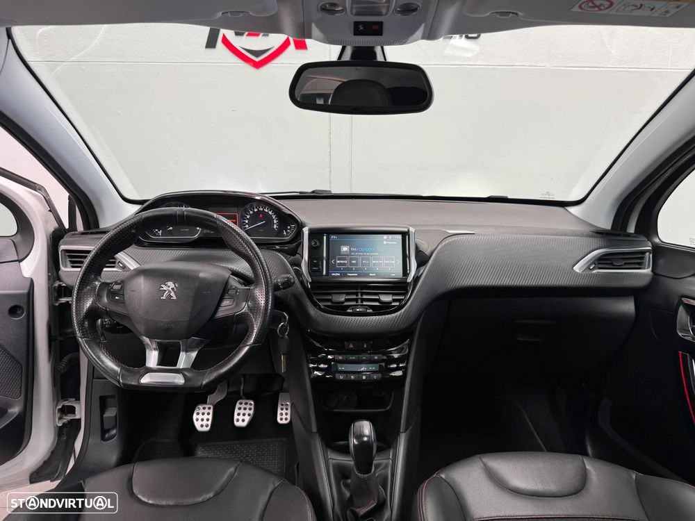 Peugeot 208 - 15