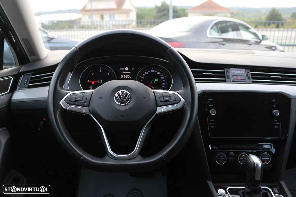VW Passat Variant 2.0 TDi Business DSG - 12