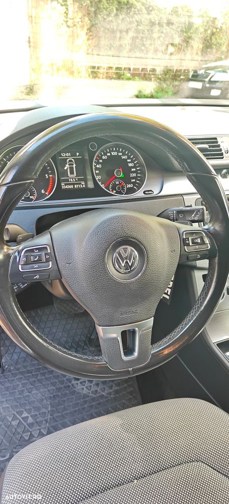 Volkswagen Passat 2.0 TDI DSG Comfortline - 2