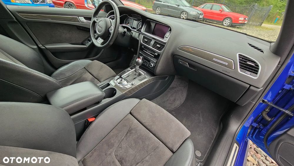 Audi RS4 Avant - 18
