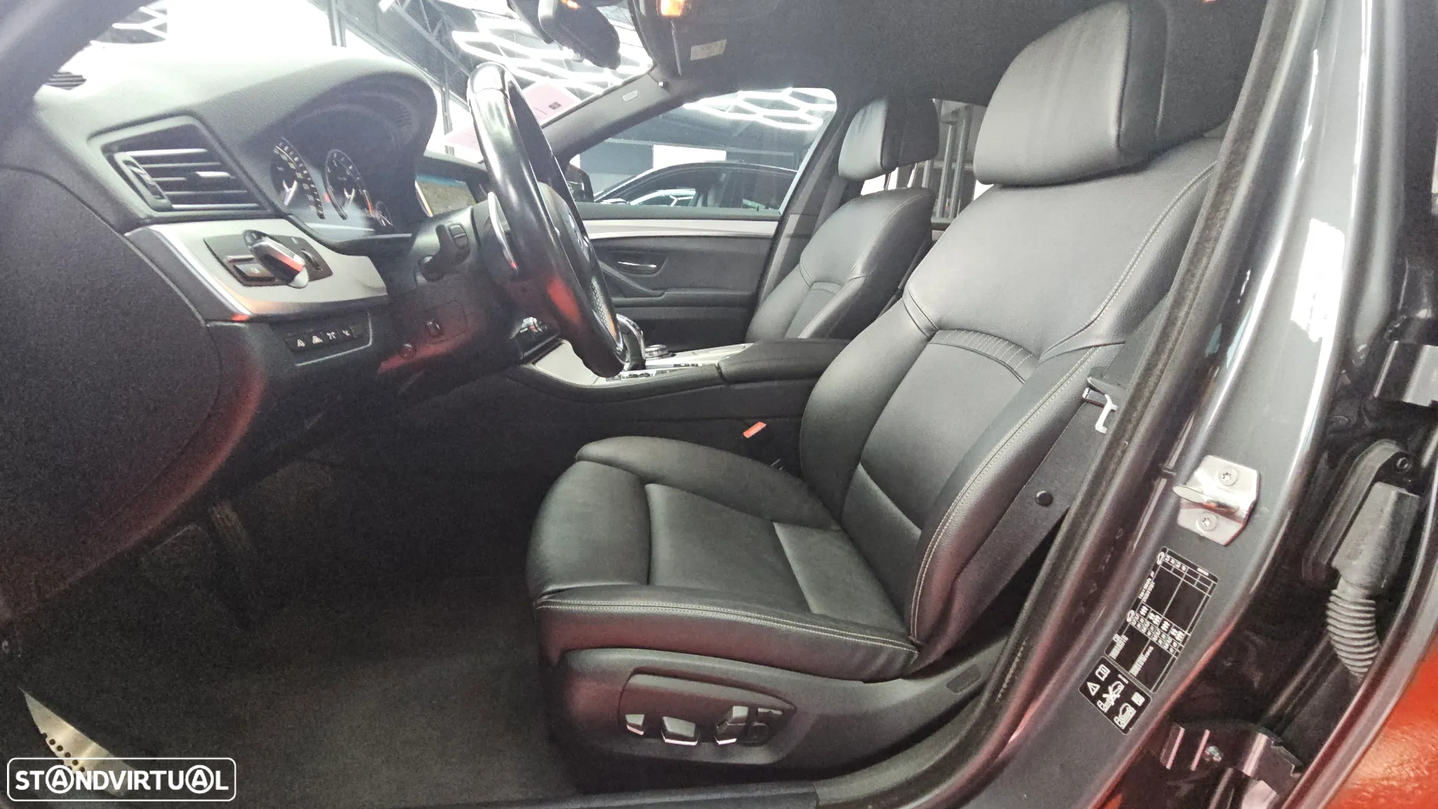 BMW M550d xDrive Auto - 24