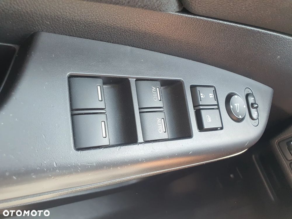 Honda CR-V 2.0i-VTEC 2WD City Edition - 25