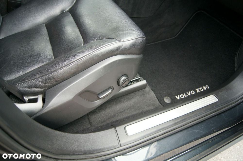 Volvo XC 90 D5 AWD Geartronic Momentum - 17