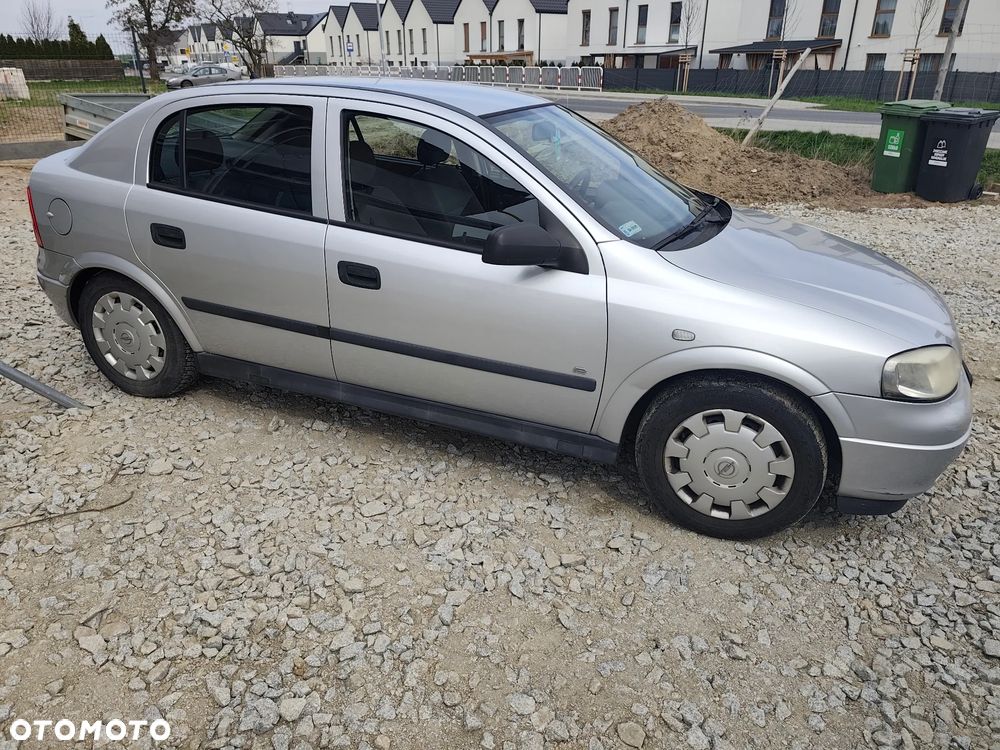 Opel Astra - 4