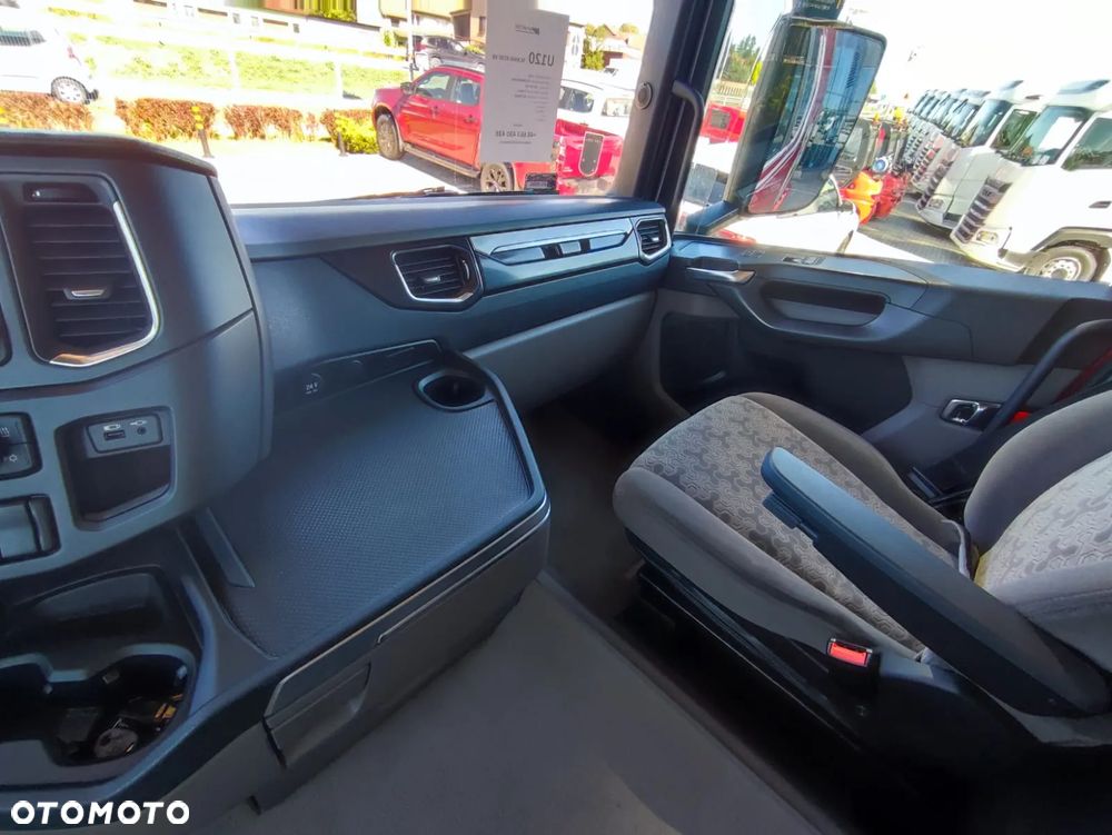 Scania R530 / STANDARD / V8 - 11