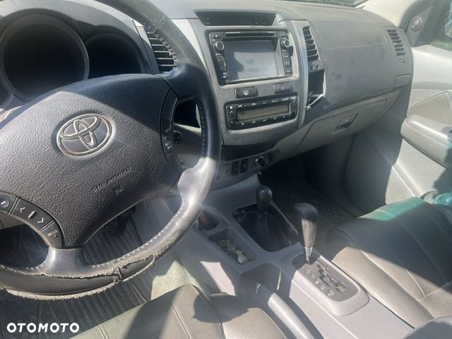 Toyota Hilux 3.0 D-4D SR5-X (lea) Platinium - 11
