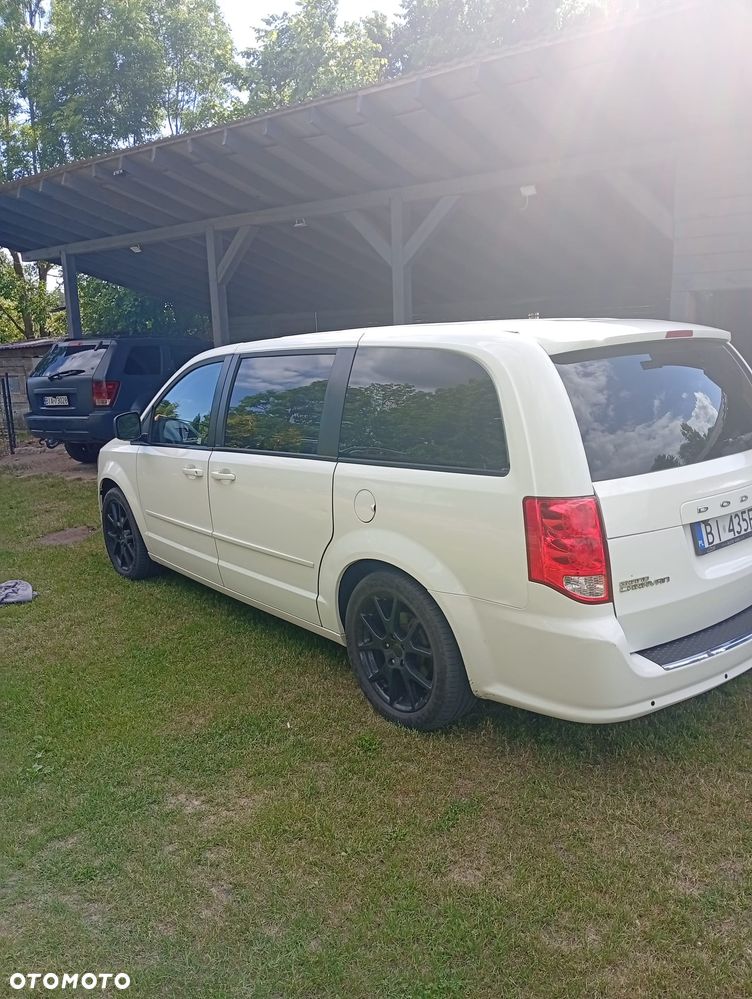 Dodge Grand Caravan - 21