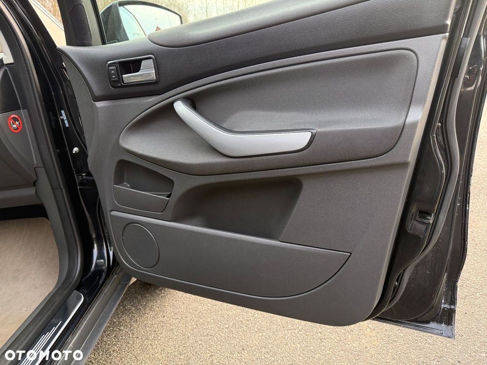 Ford Kuga 2.0 TDCi Titanium FWD - 18