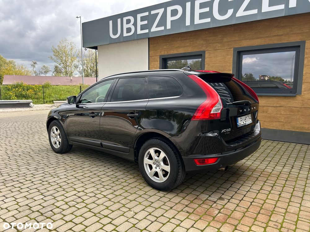 Volvo XC 60 D3 Momentum - 3