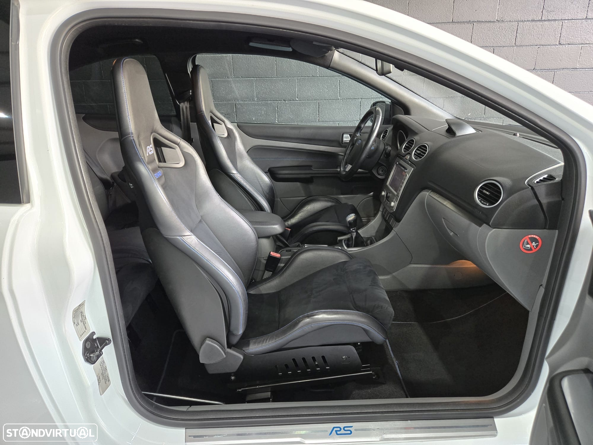 Ford Focus 2.5 T RS - 11
