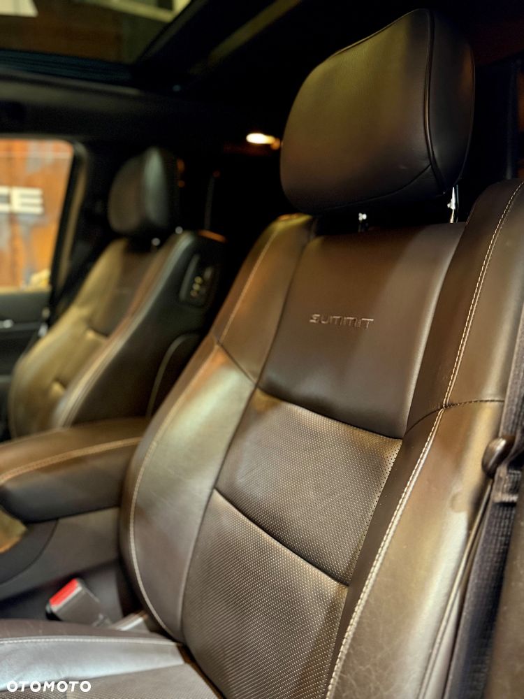 Jeep Grand Cherokee 5.7 V8 Overland Summit EU6 - 24