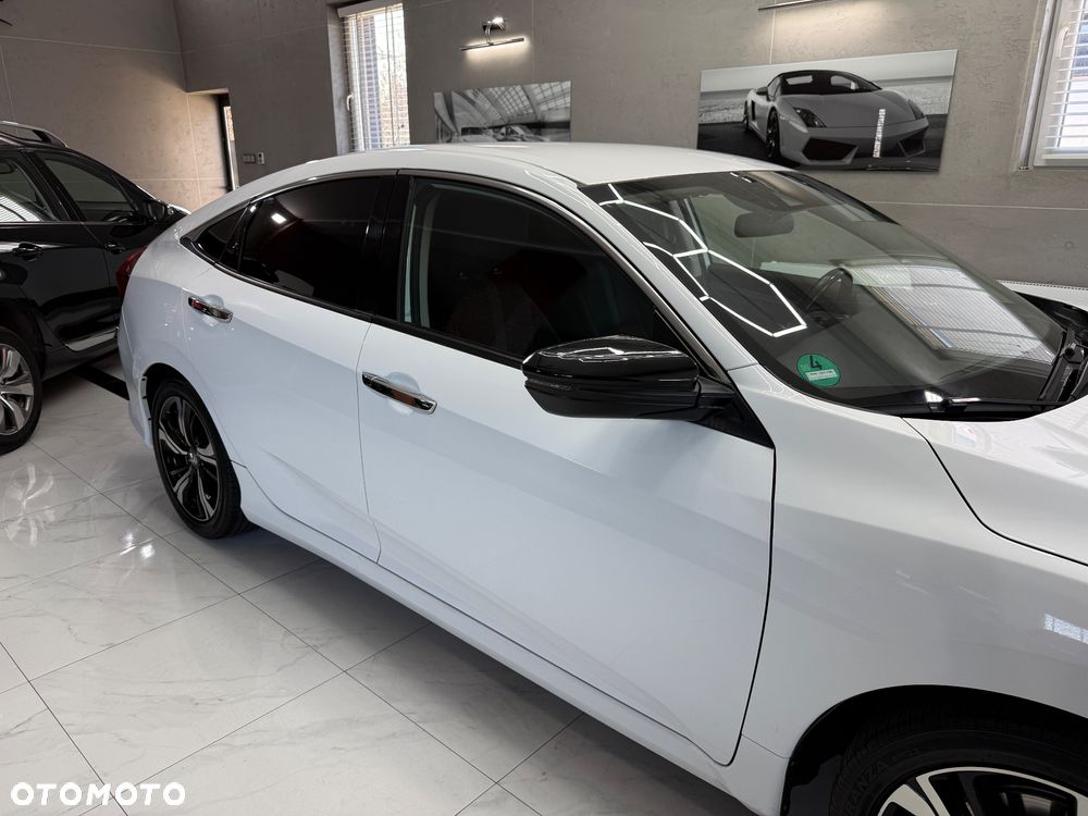 Honda Civic 1.5 i-VTEC Turbo CVT Prestige - 11