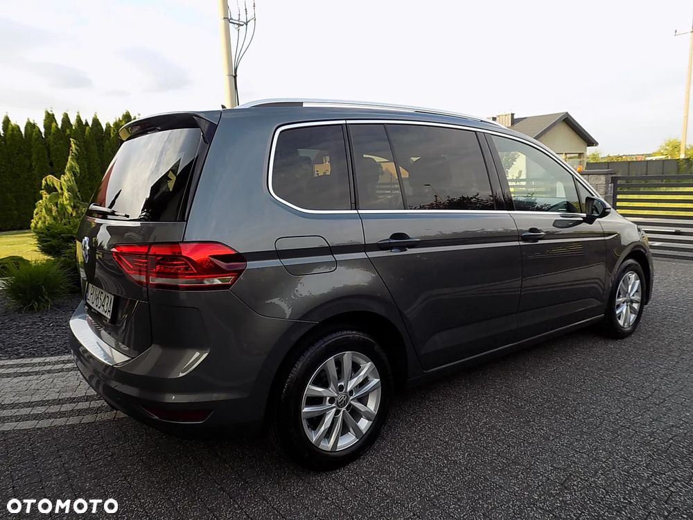 Volkswagen Touran - 16