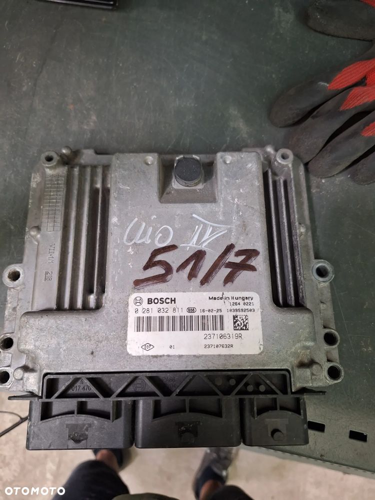 renault clio  1.5 DCI komputer sterownik 0281032811   (51/7) - 6