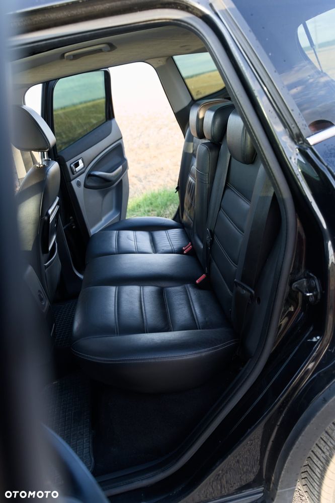 Ford Kuga - 12