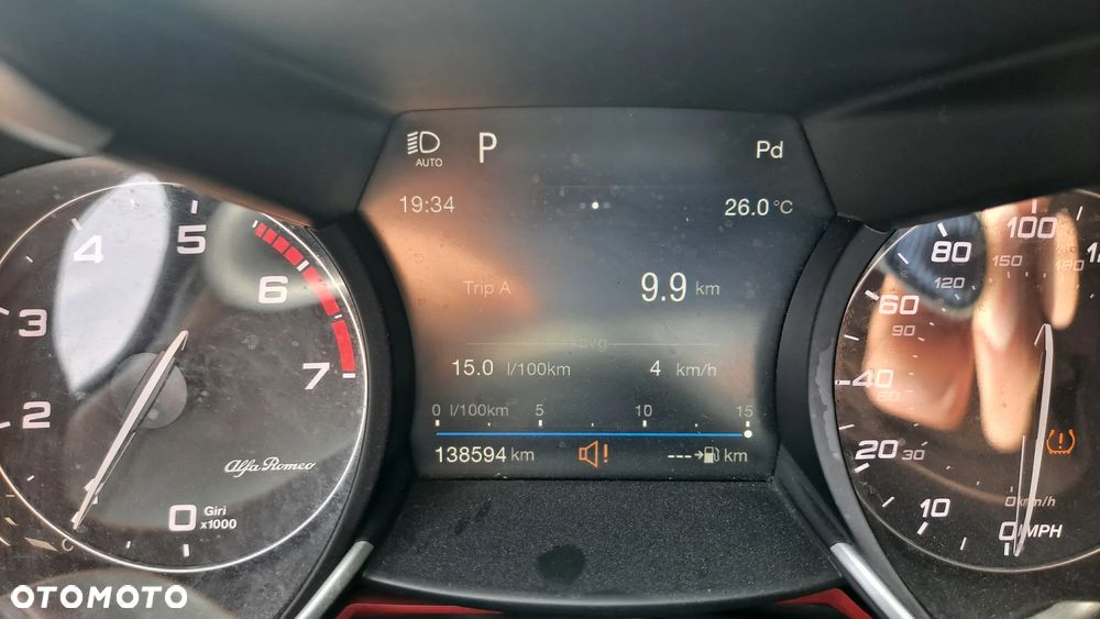 Alfa Romeo Giulia 2.0 Turbo 16V AT8 Veloce Ti - 16