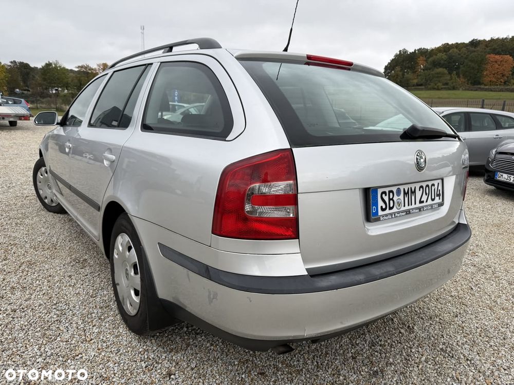 Skoda Octavia 1.6 Combi Ambiente - 7