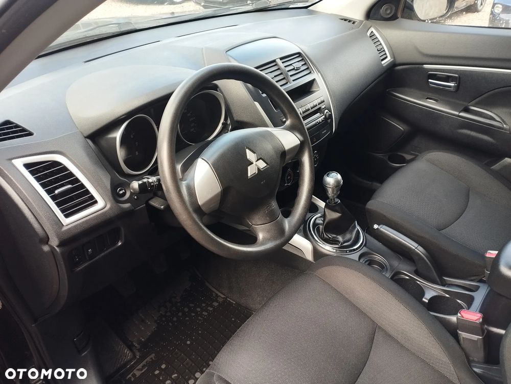 Mitsubishi ASX 1.6 Inform - 10