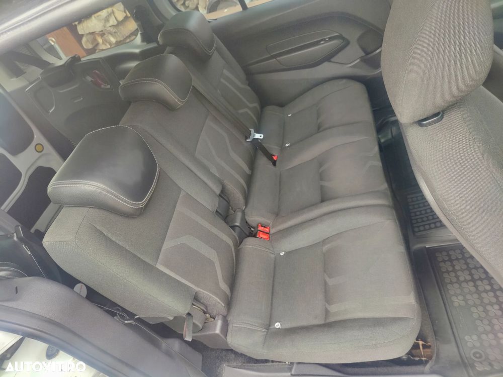 Ford Transit Connect - 6