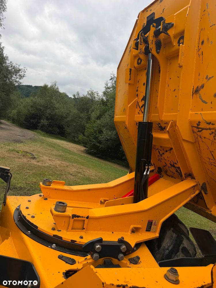 Thwaites MACH2026 Wozidło Budowlane Rolnicze 4x4. wózek z Obrotową Kolebą. 6 ton ładowność.  Silnik DEUTZ 80KM 4 cylindry. 2400 mtg. 2019 rok. Jazda Rewers 3prędkości. Maszyna jak Nowa z Norweskiego Gospodarstwa! Ani deka luzów i wycieków! Hydrostatic. Pełny Oryginał. Hamulce brzytwa. Serwisy w DEKRA. Maszyna Woziła lekkie ładunki. Praktycznie zerowe zużycie. Wielka Okazja. Wszystko w pełnym Oryginale. Opony Oryginał. Oświetlenie Fabryczne. Po serwisach. OKAZJA - 16