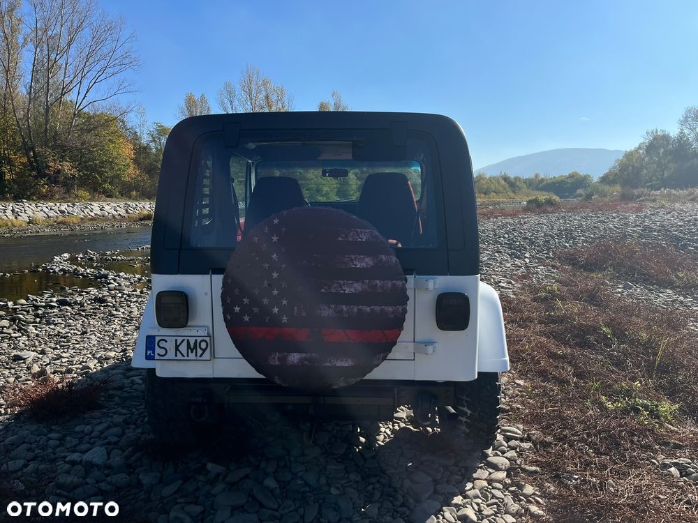 Jeep Wrangler 2.5L - 25