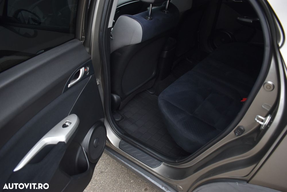Honda Civic 1.8 S - 17