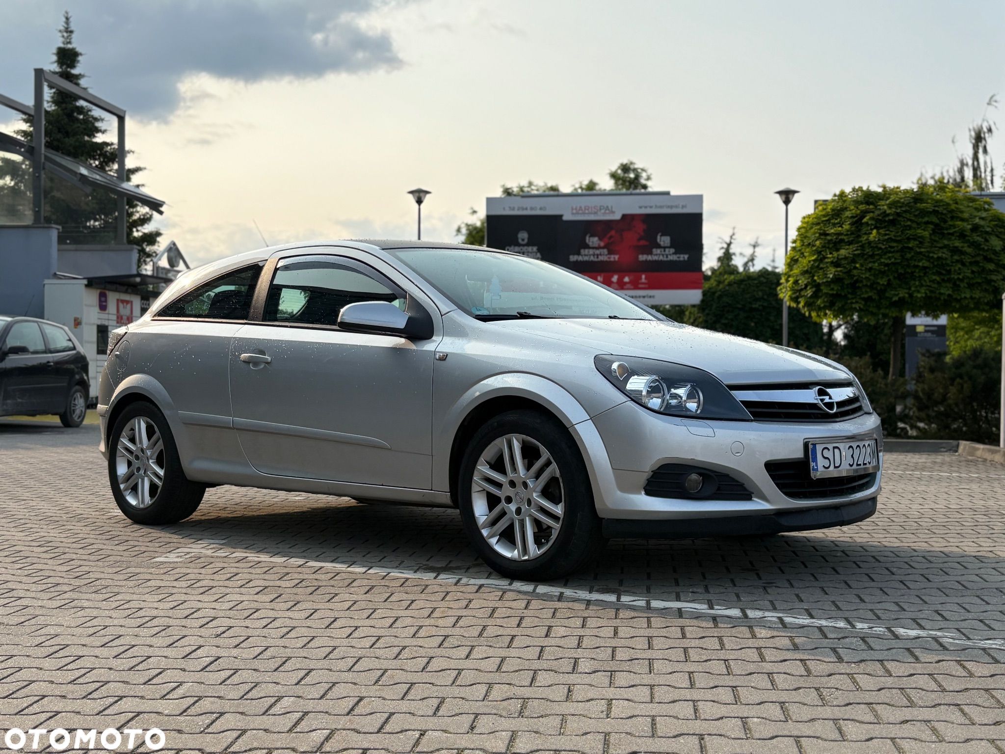 Opel Astra GTC 1.6 Sport - 1