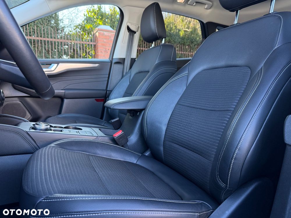 Ford Kuga 2.0 EcoBlue 4x4 TITANIUM X - 32
