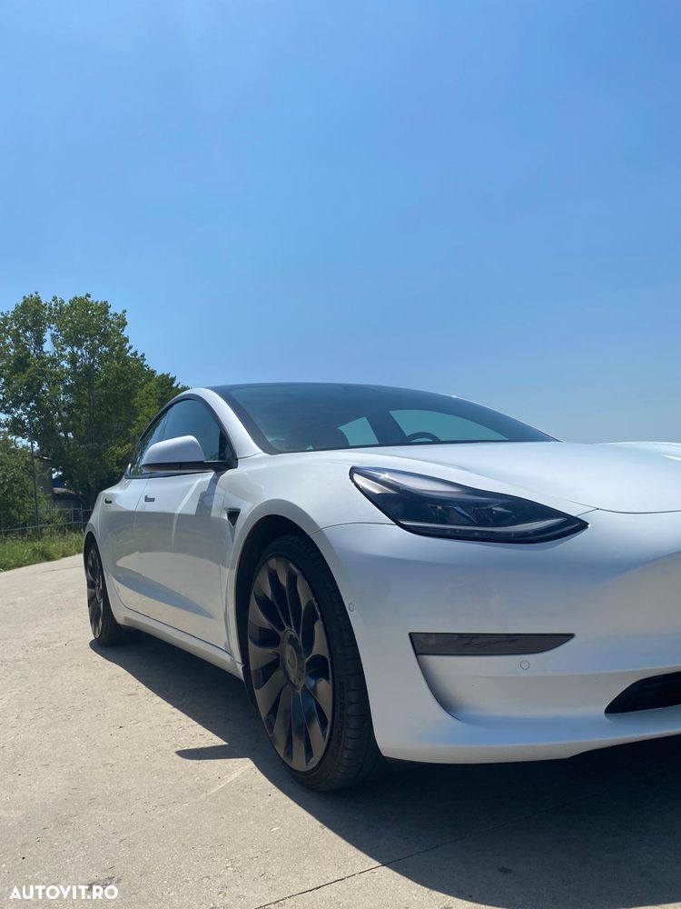TESLA Model 3 2021 — imagine 2