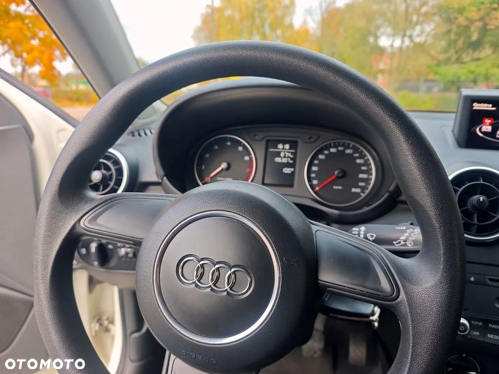 Audi A1 1.2 TFSI S line edition - 32